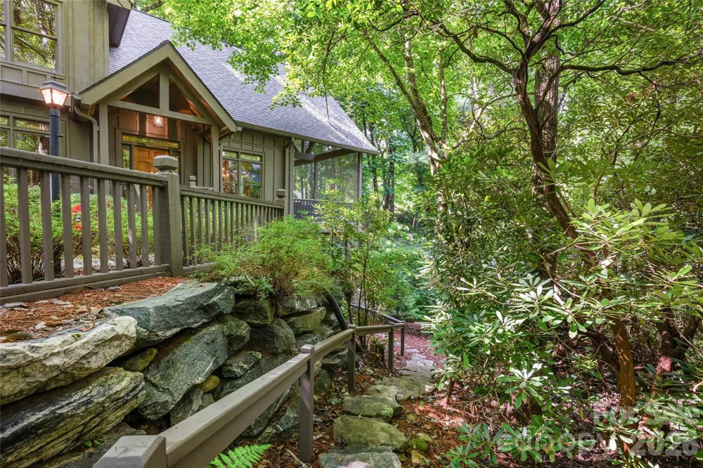 575 Seminole Way Lake Toxaway, NC 28747
