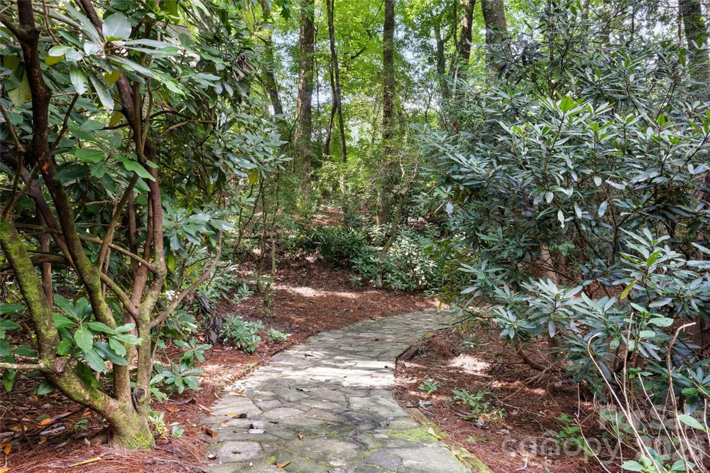 575 Seminole Way Lake Toxaway, NC 28747