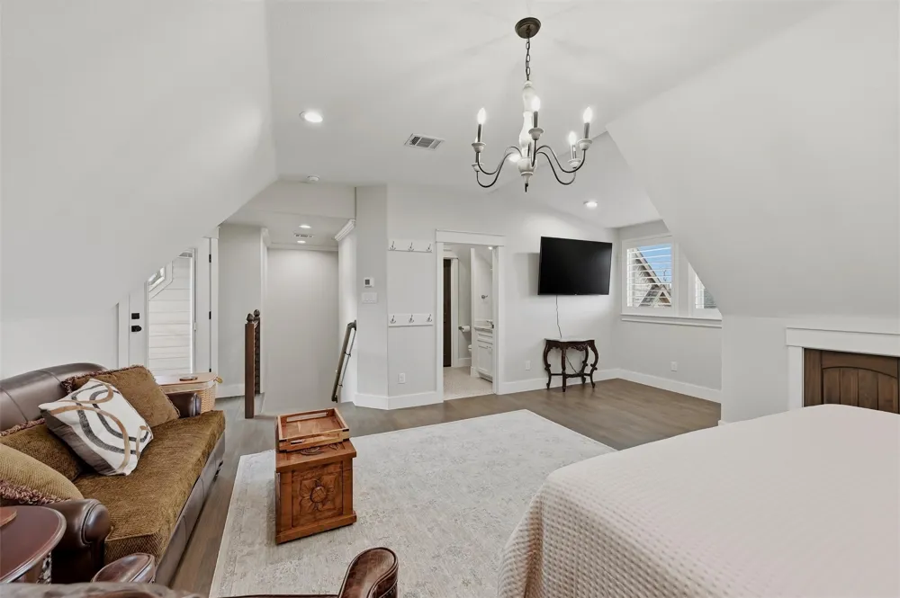 613 Kiowa Drive W Lake Kiowa, TX 76240