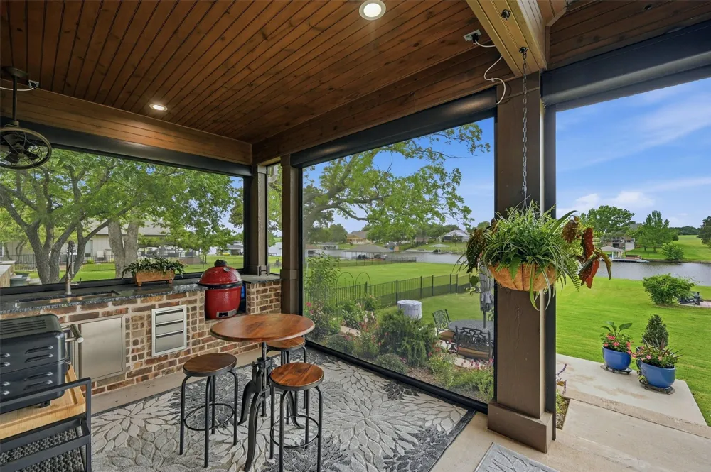 613 Kiowa Drive W Lake Kiowa, TX 76240