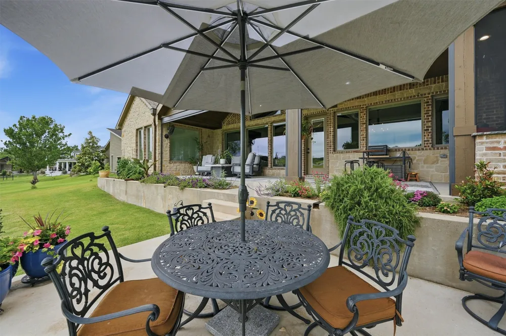 613 Kiowa Drive W Lake Kiowa, TX 76240