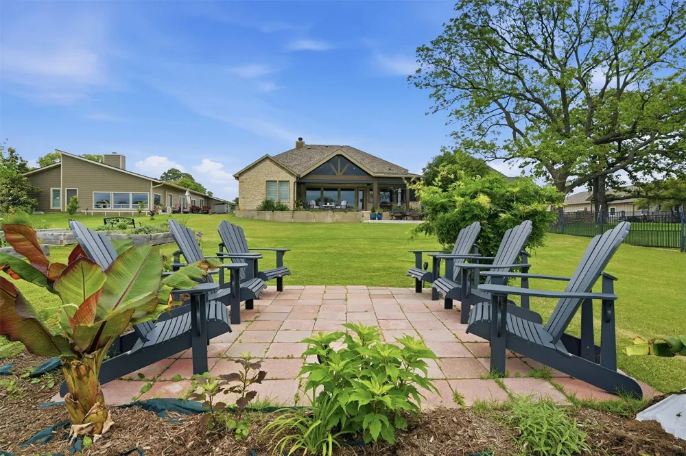 613 Kiowa Drive W Lake Kiowa, TX 76240