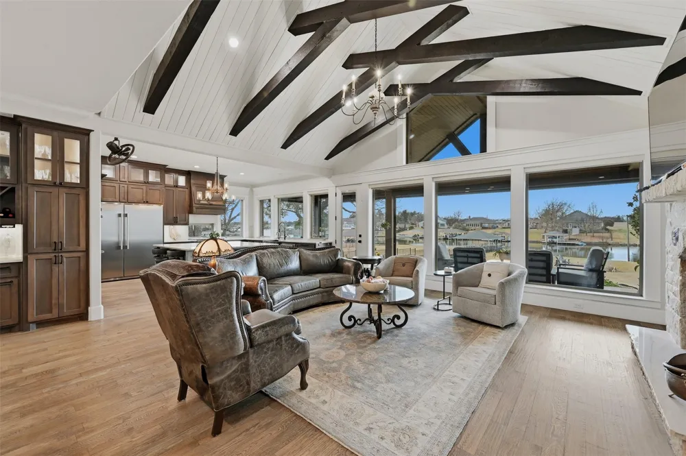 613 Kiowa Drive W Lake Kiowa, TX 76240