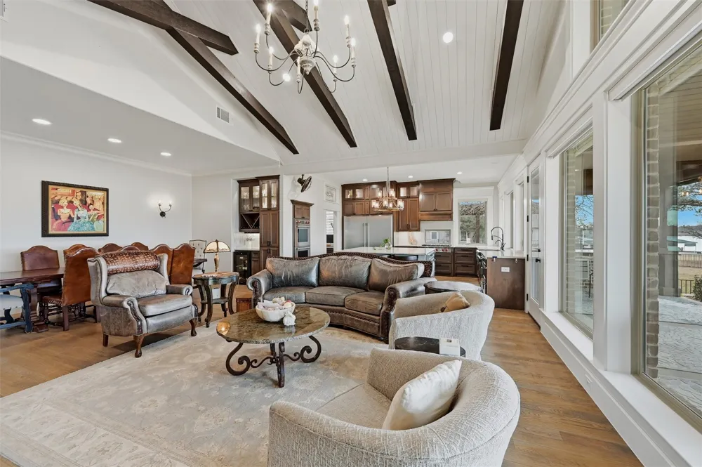 613 Kiowa Drive W Lake Kiowa, TX 76240