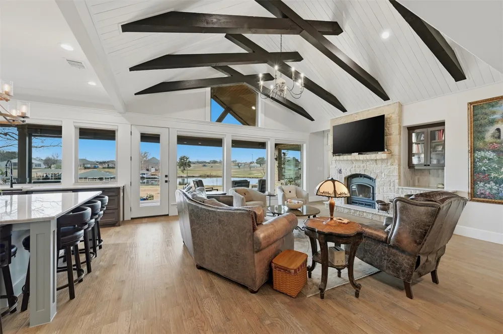 613 Kiowa Drive W Lake Kiowa, TX 76240
