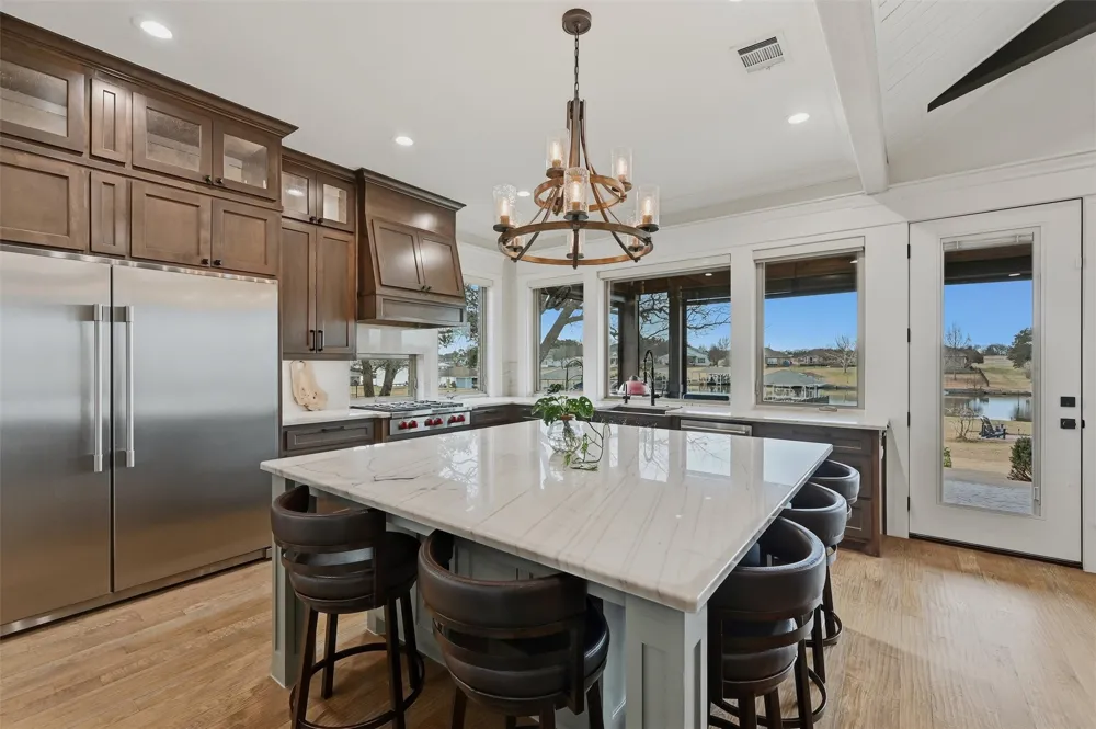 613 Kiowa Drive W Lake Kiowa, TX 76240