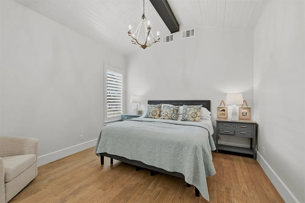 613 Kiowa Drive W Lake Kiowa, TX 76240
