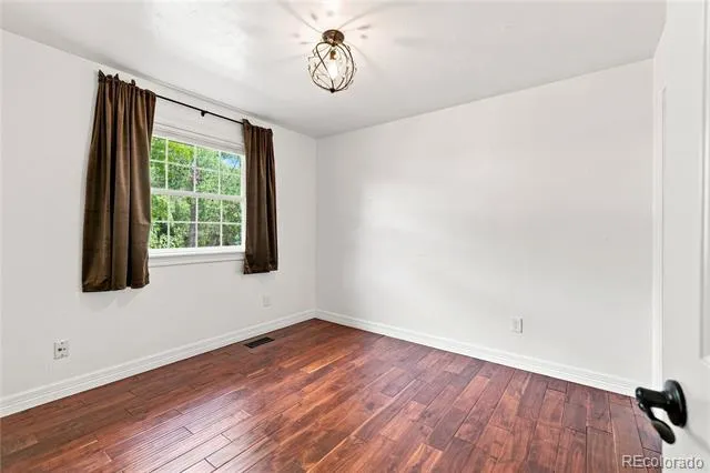 1554 S Flower Court Denver, CO 80232
