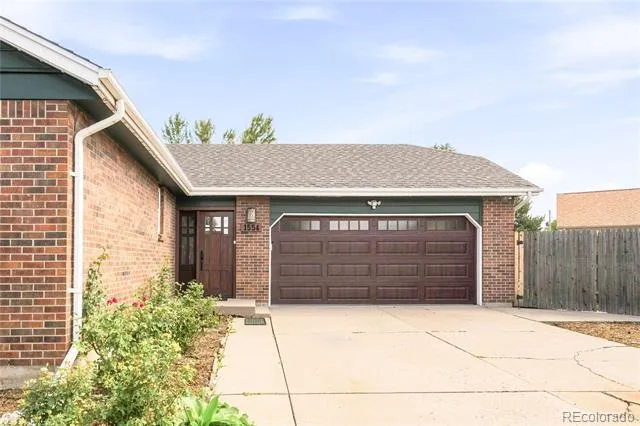 1554 S Flower Court Denver, CO 80232