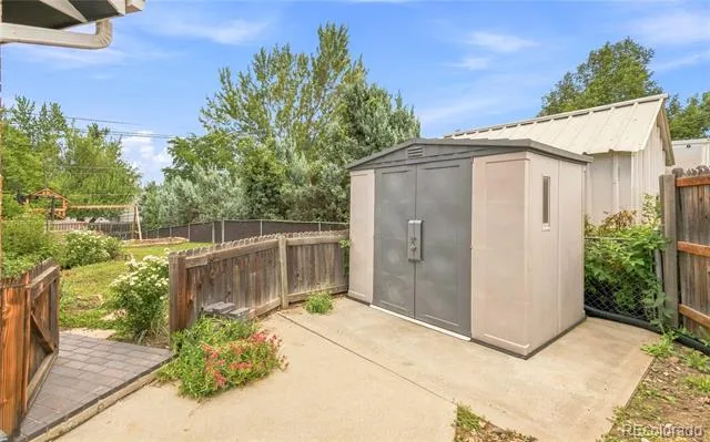 1554 S Flower Court Denver, CO 80232