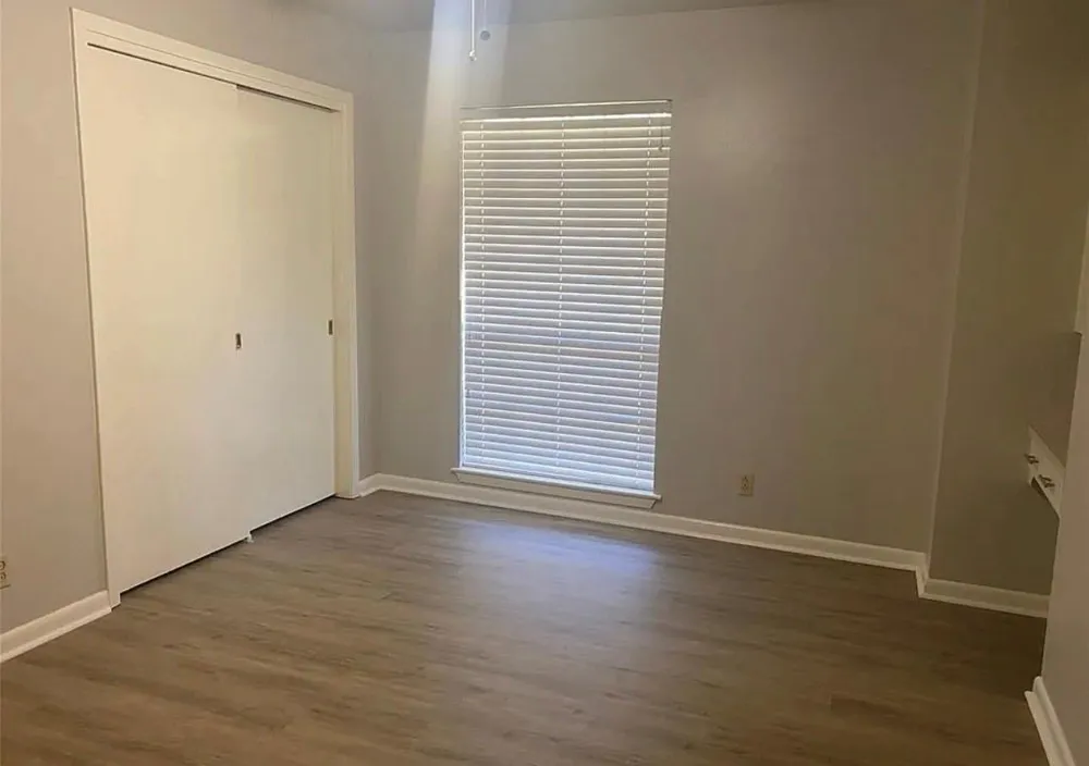 102 Mulberry Street Lake Jackson, TX 77566