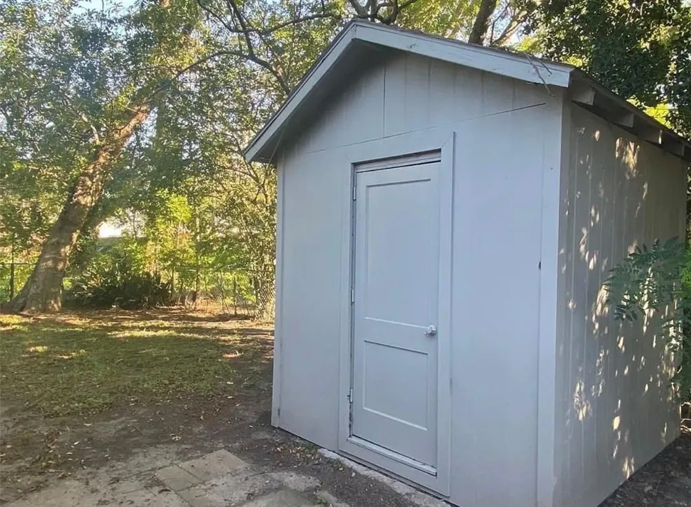 102 Mulberry Street Lake Jackson, TX 77566