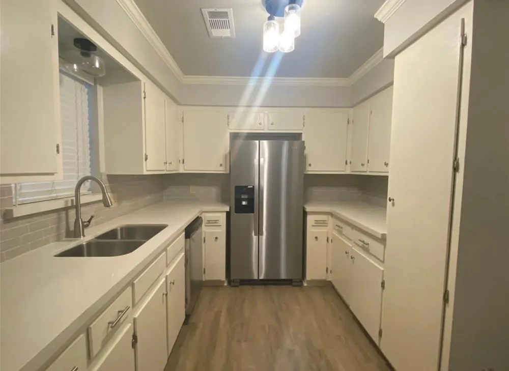 102 Mulberry Street Lake Jackson, TX 77566