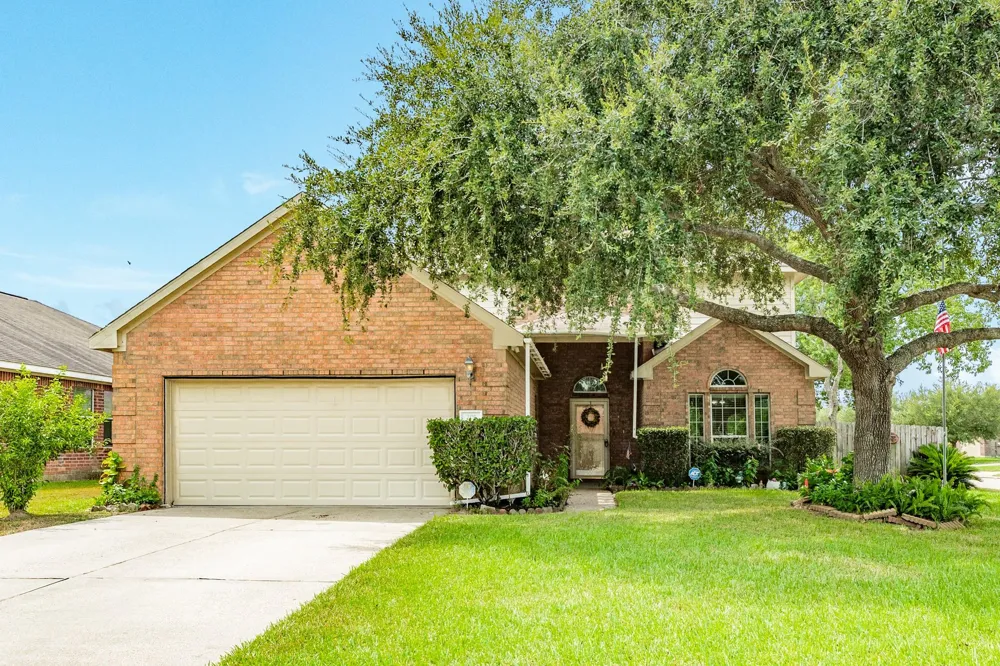 201 Golden Oak Drive Texas City, TX 77591