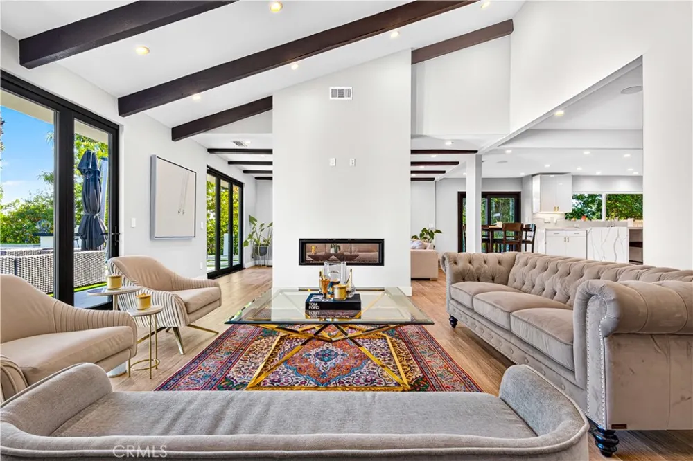19541 Greenbriar Drive Tarzana, CA 91356