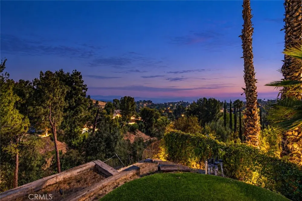 19541 Greenbriar Drive Tarzana, CA 91356