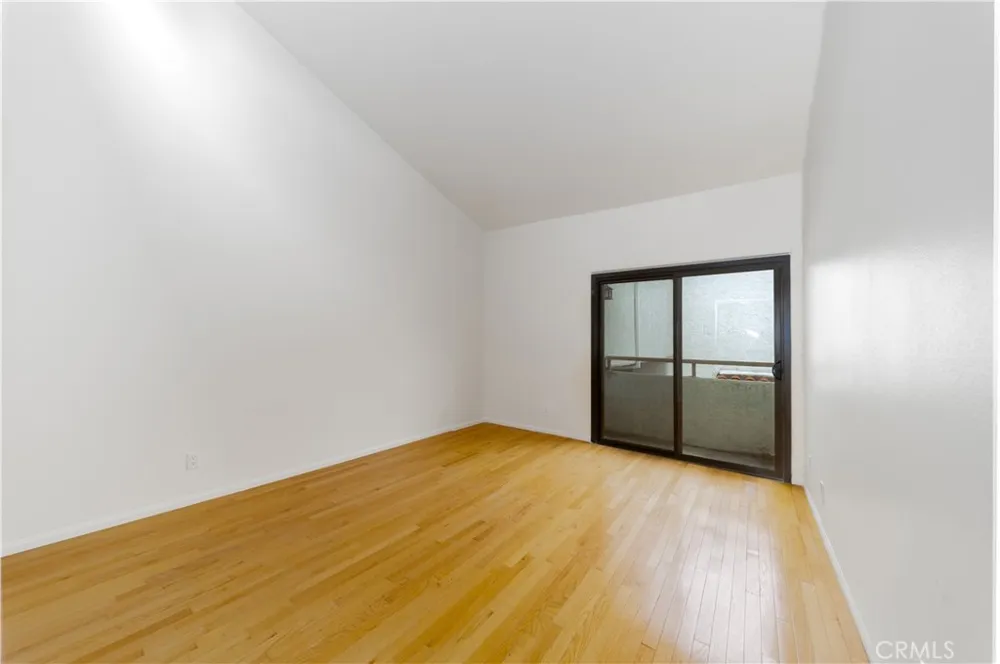 10926 Bluffside Dr. #32 Studio City, CA 91604