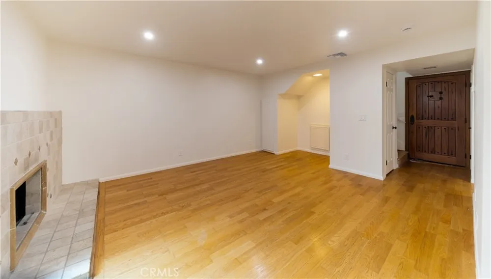 10926 Bluffside Dr. #32 Studio City, CA 91604