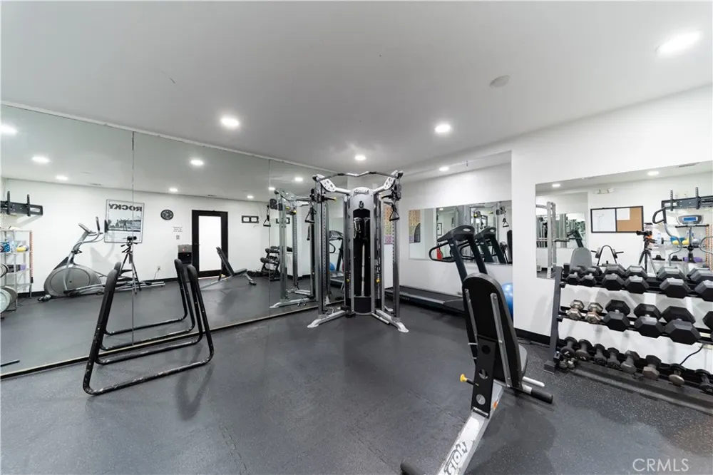 10926 Bluffside Dr. #32 Studio City, CA 91604
