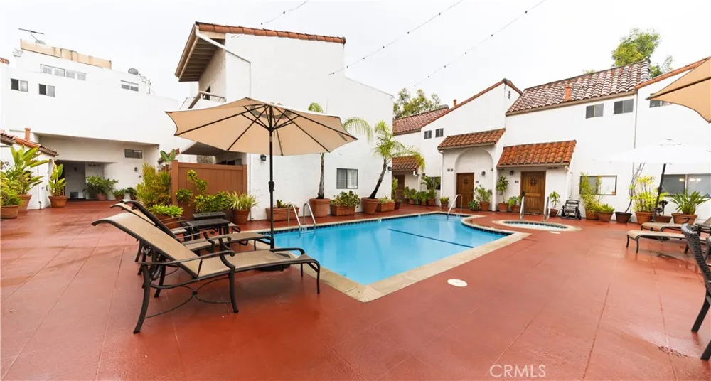 10926 Bluffside Dr. #32 Studio City, CA 91604