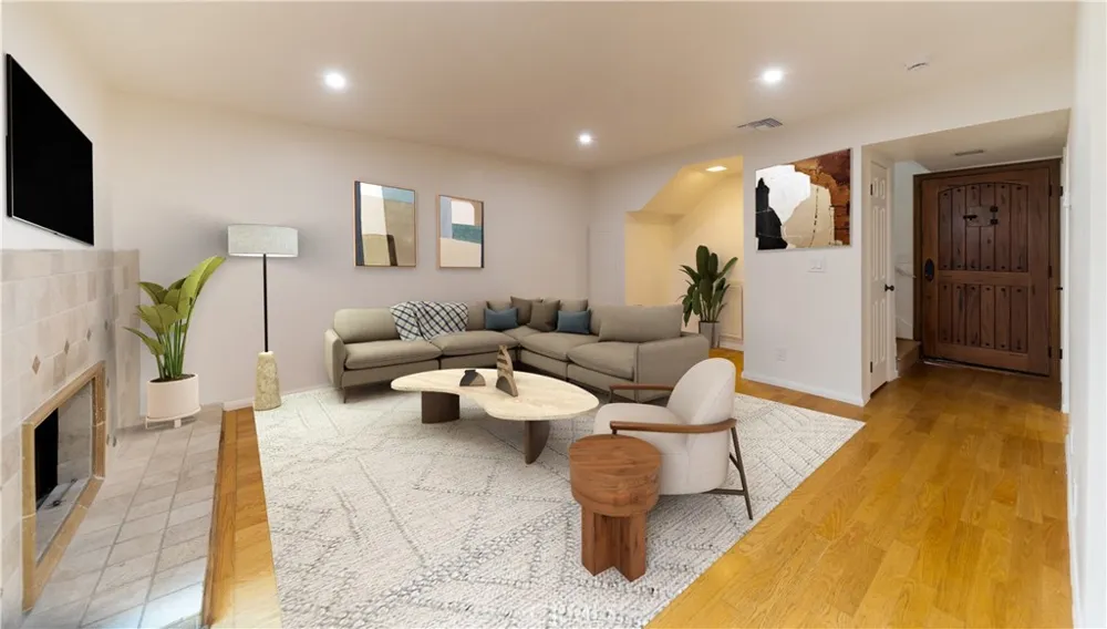 10926 Bluffside Dr. #32 Studio City, CA 91604
