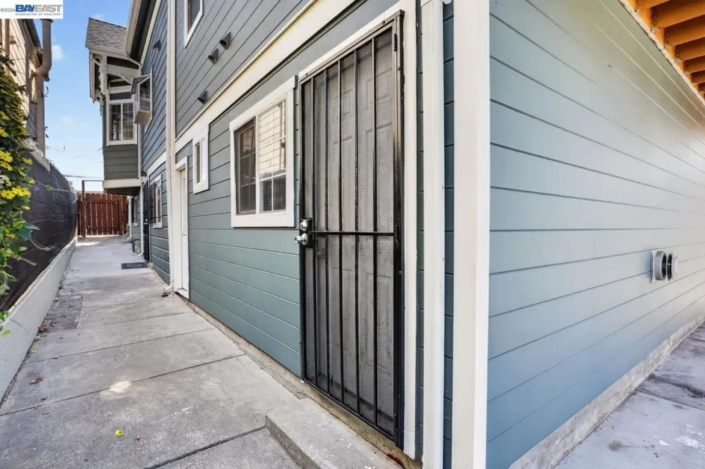 2244 E 20Th St Oakland, CA 94606