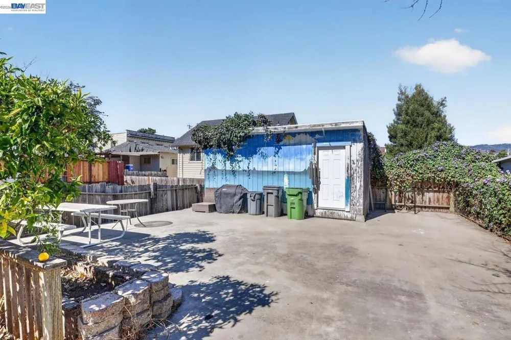 2244 E 20Th St Oakland, CA 94606