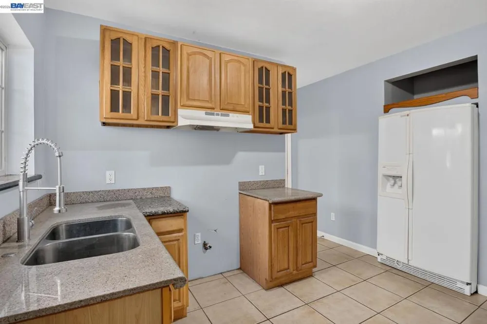 2244 E 20Th St Oakland, CA 94606
