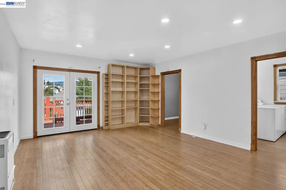 2244 E 20Th St Oakland, CA 94606