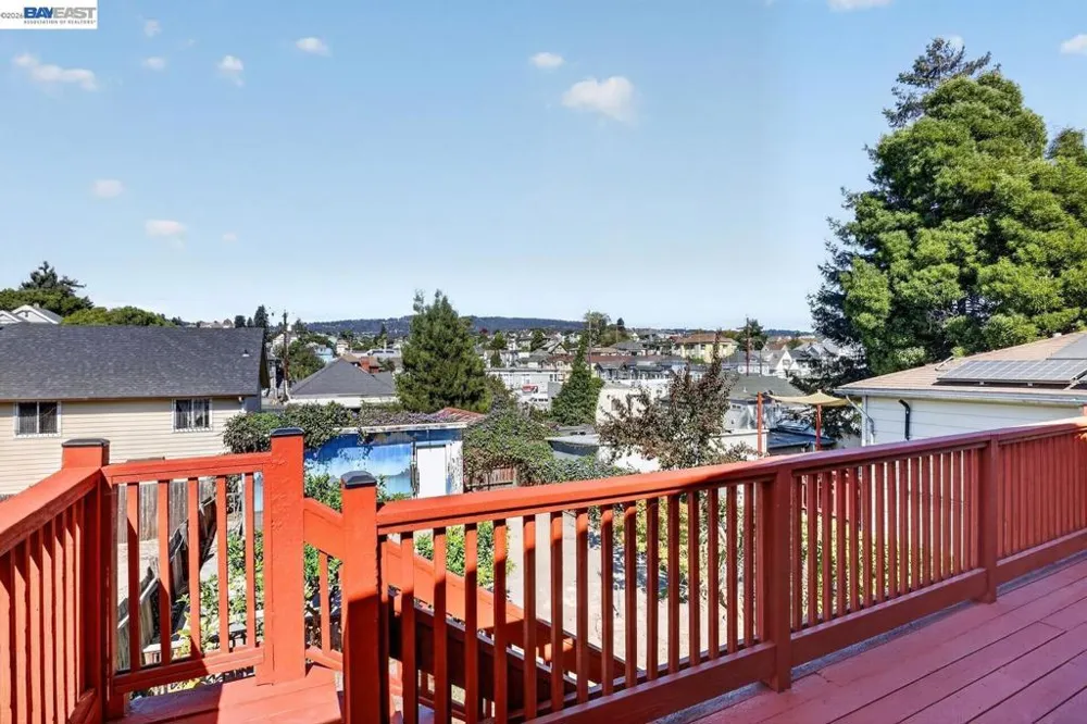 2244 E 20Th St Oakland, CA 94606