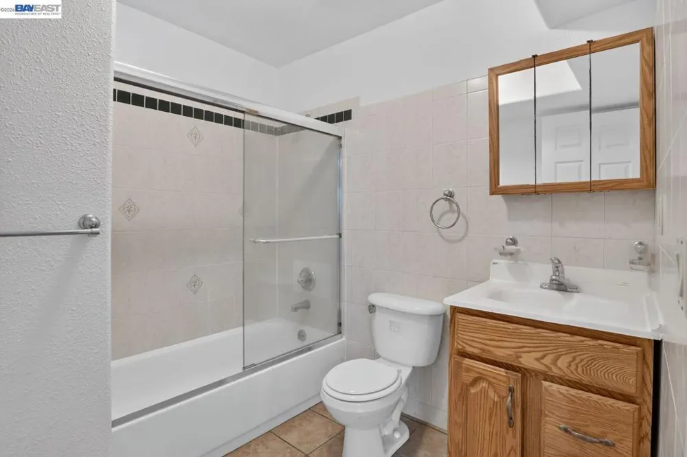2244 E 20Th St Oakland, CA 94606