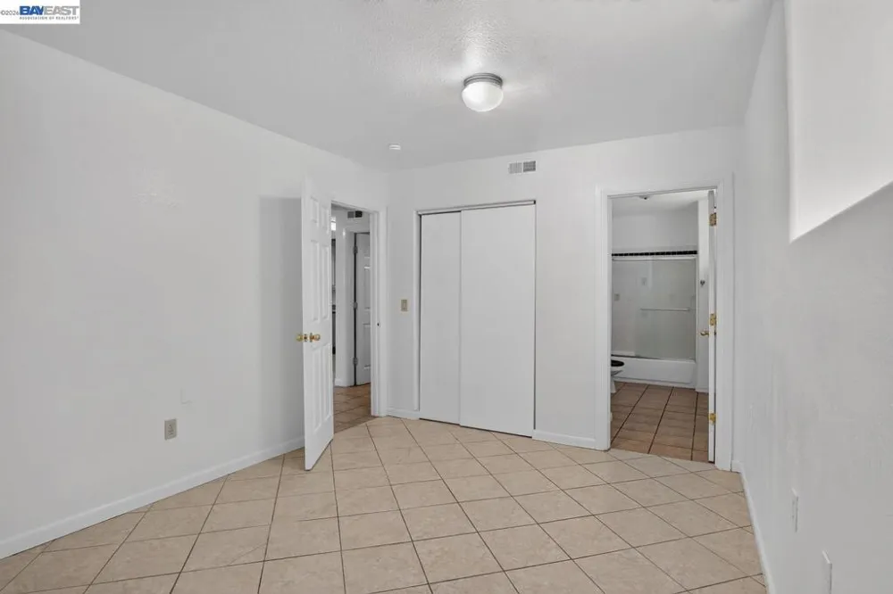 2244 E 20Th St Oakland, CA 94606