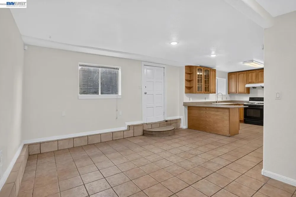 2244 E 20Th St Oakland, CA 94606