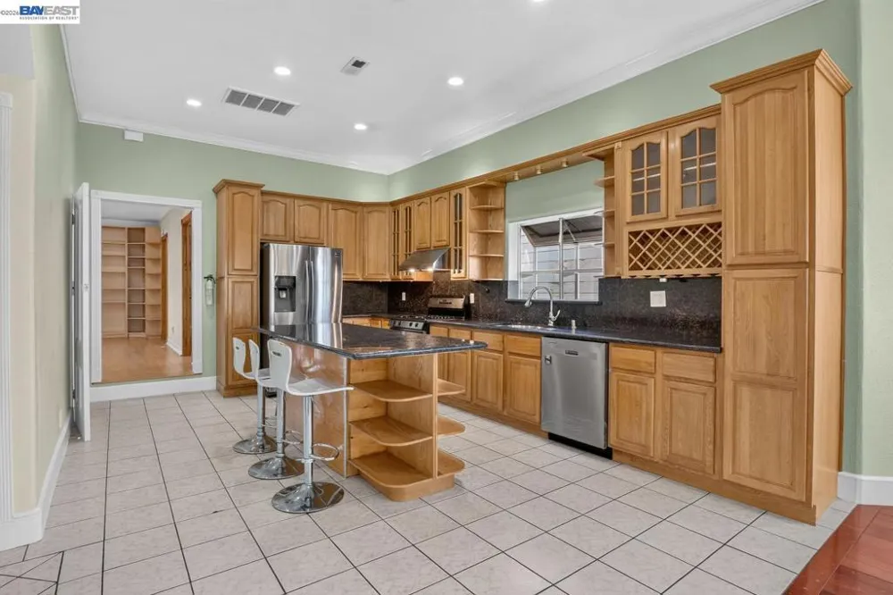 2244 E 20Th St Oakland, CA 94606