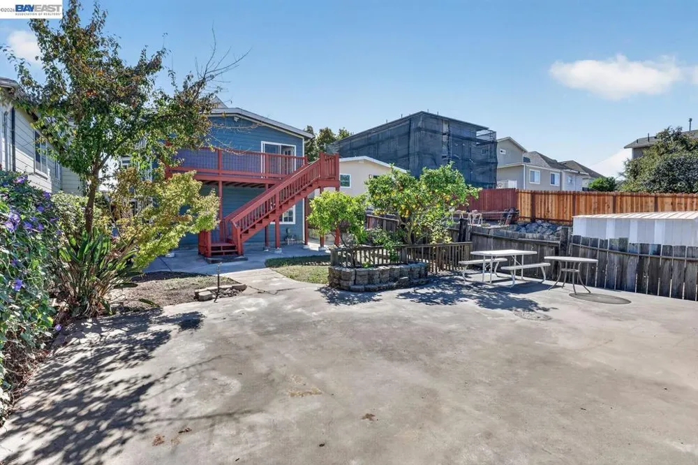 2244 E 20Th St Oakland, CA 94606