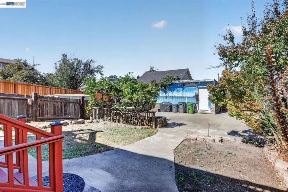 2244 E 20Th St Oakland, CA 94606