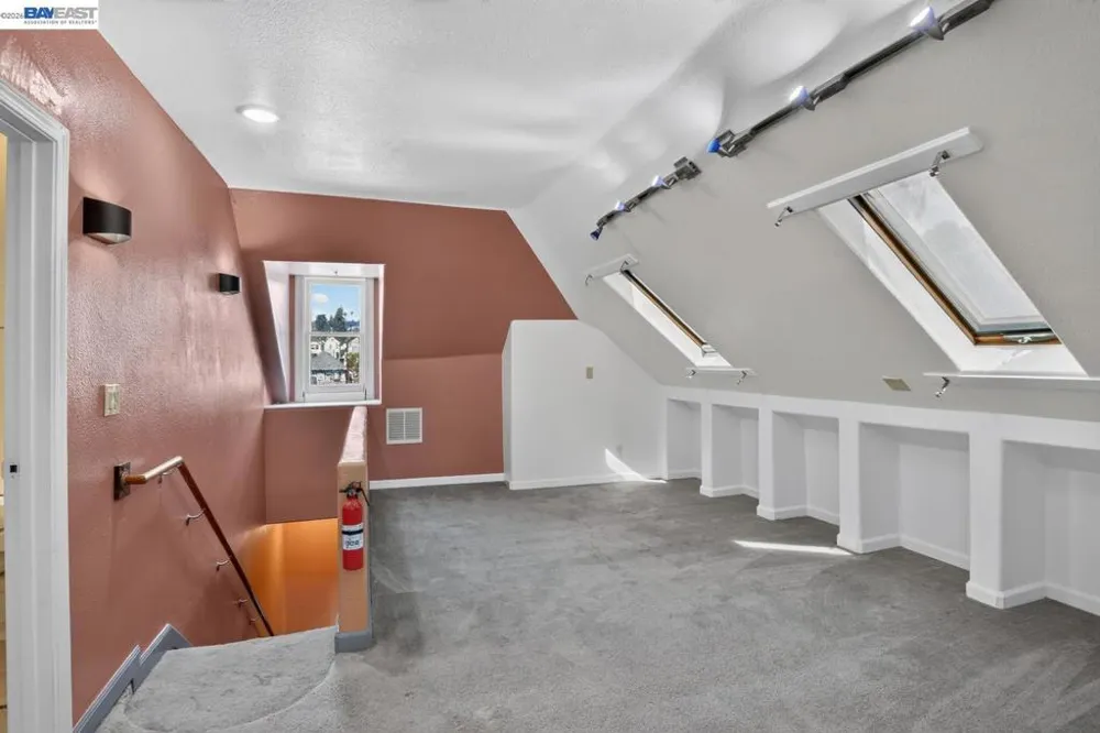 2244 E 20Th St Oakland, CA 94606
