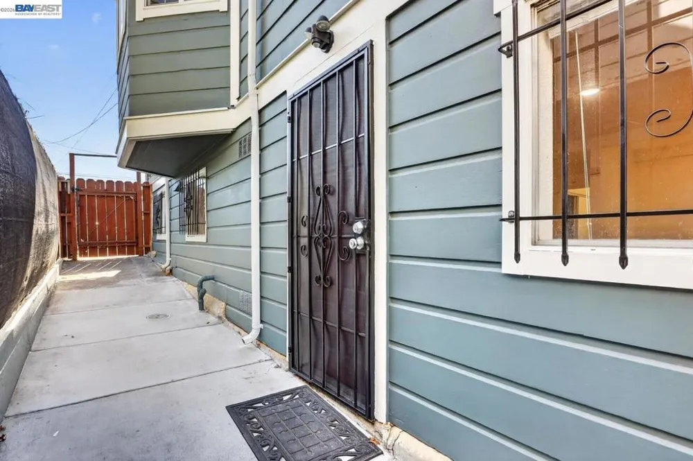 2244 E 20Th St Oakland, CA 94606