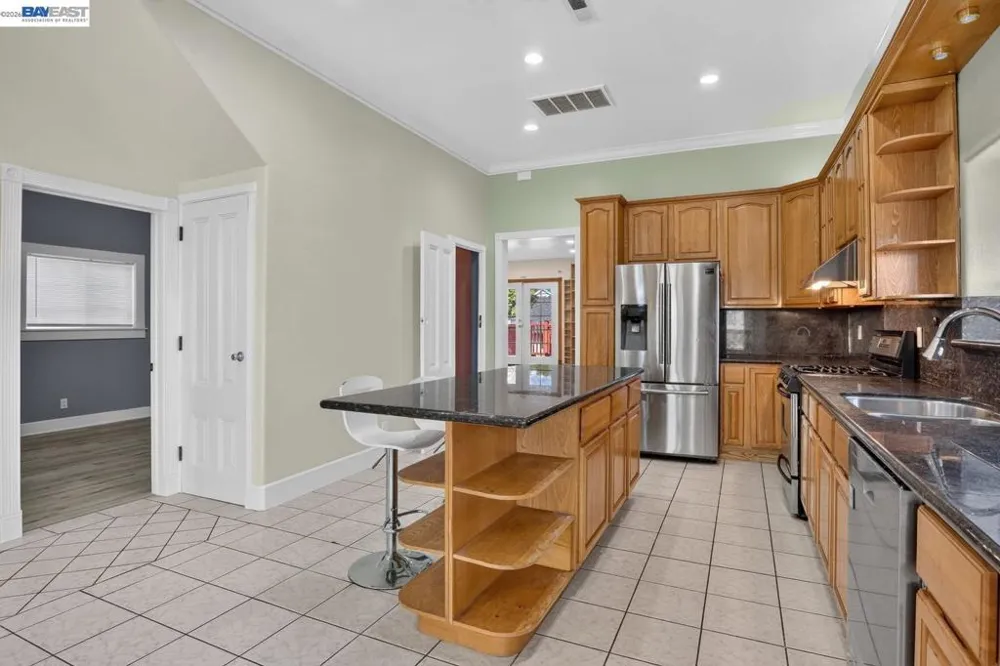 2244 E 20Th St Oakland, CA 94606