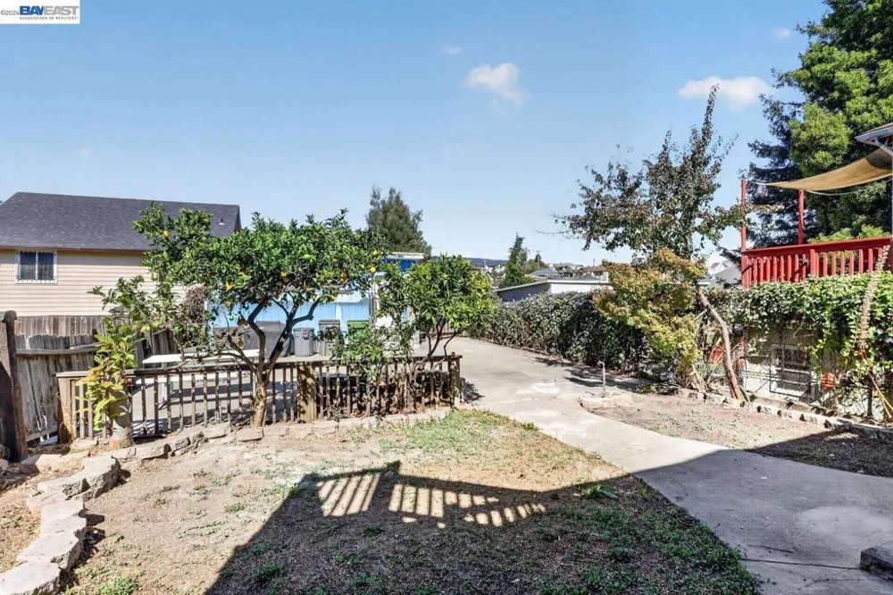 2244 E 20Th St Oakland, CA 94606