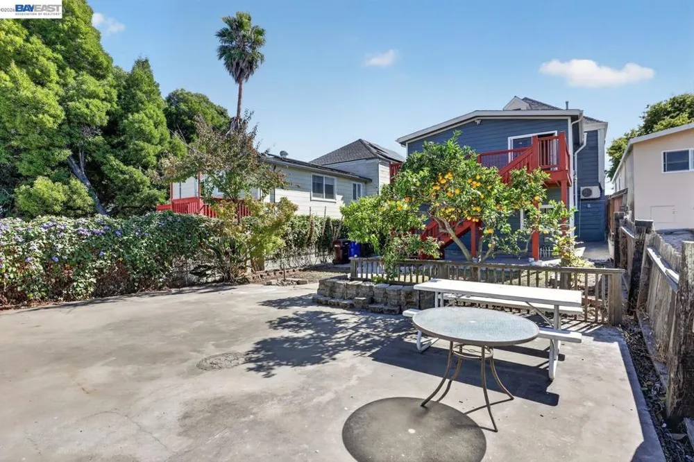 2244 E 20Th St Oakland, CA 94606