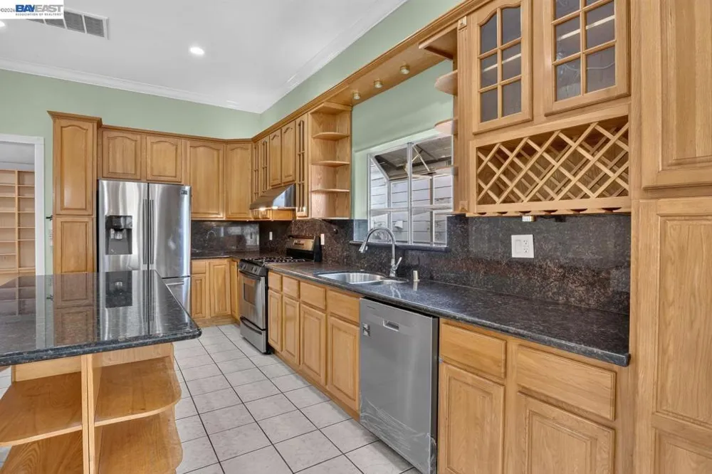 2244 E 20Th St Oakland, CA 94606
