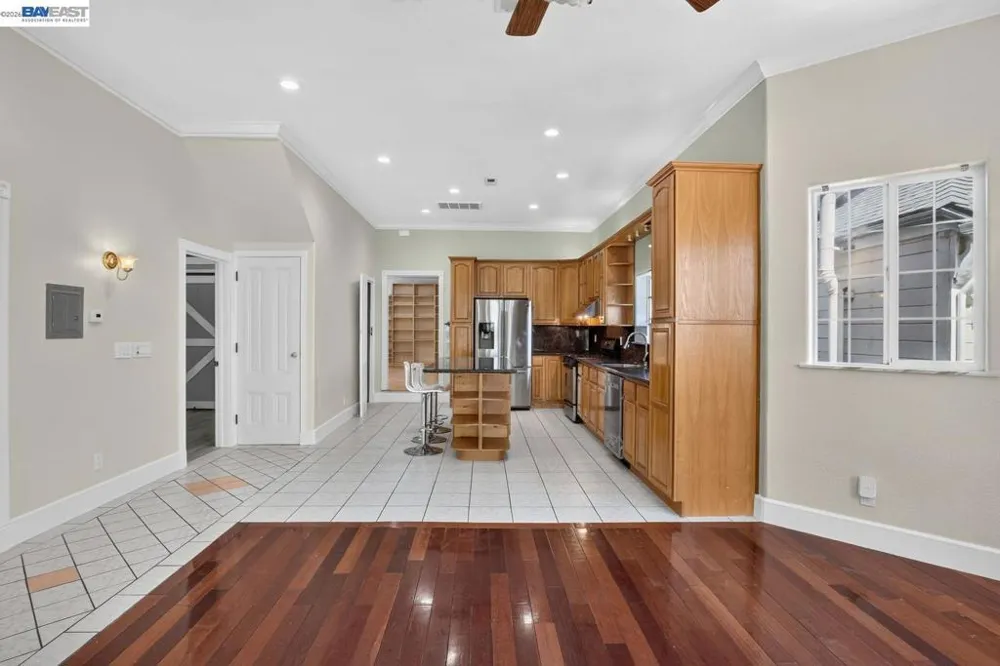 2244 E 20Th St Oakland, CA 94606