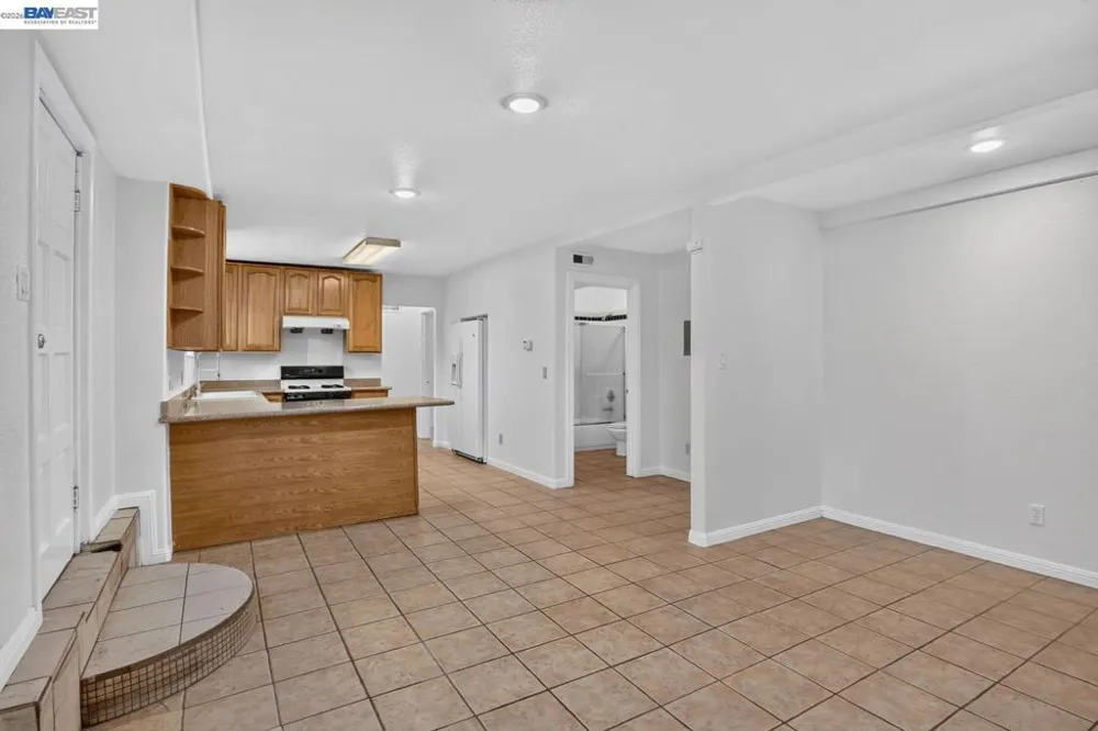 2244 E 20Th St Oakland, CA 94606