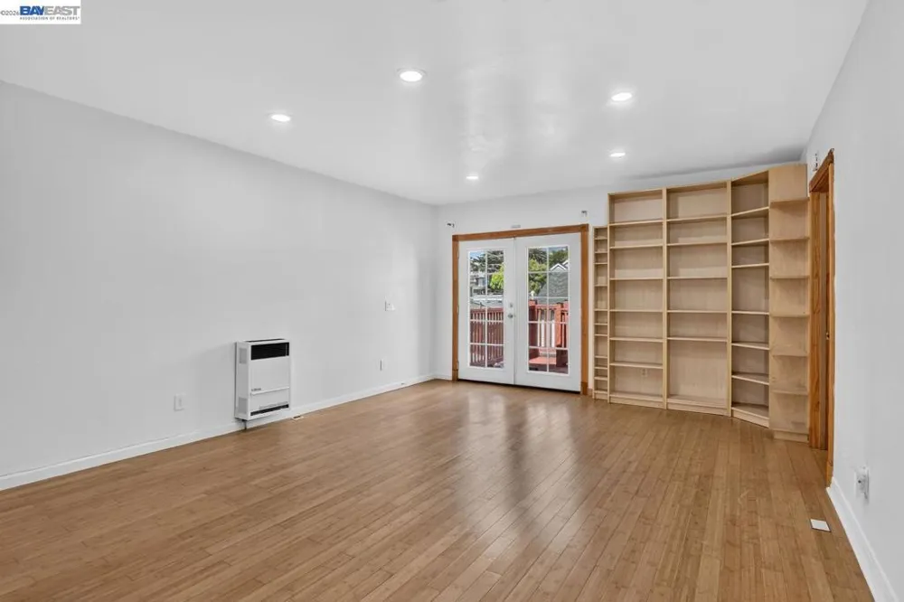 2244 E 20Th St Oakland, CA 94606