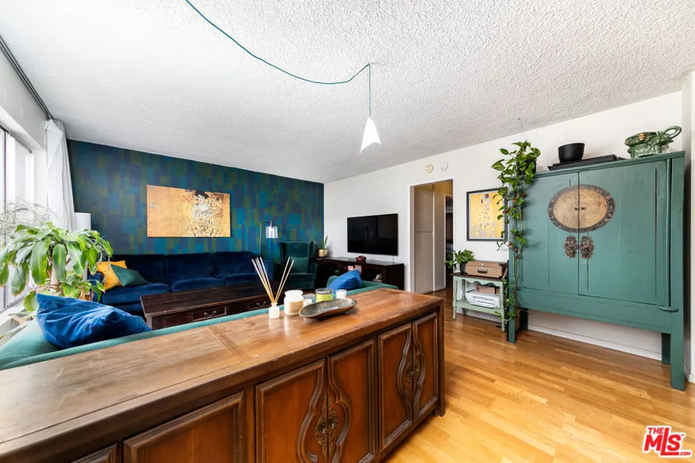 5232 Corteen Place #25 Valley Village, CA 91607