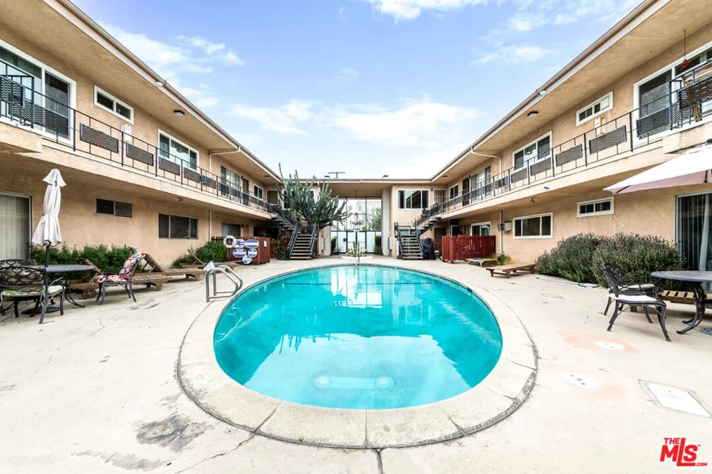 5232 Corteen Place #25 Valley Village, CA 91607