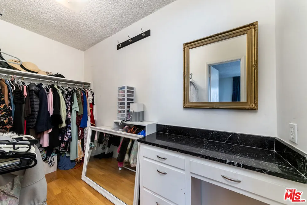 5232 Corteen Place #25 Valley Village, CA 91607
