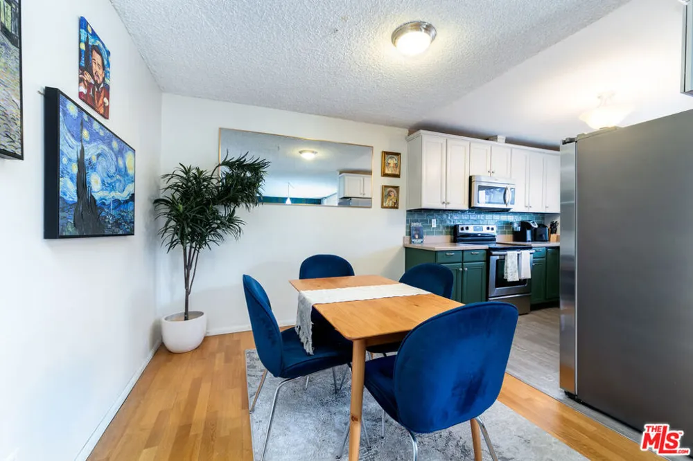 5232 Corteen Place #25 Valley Village, CA 91607