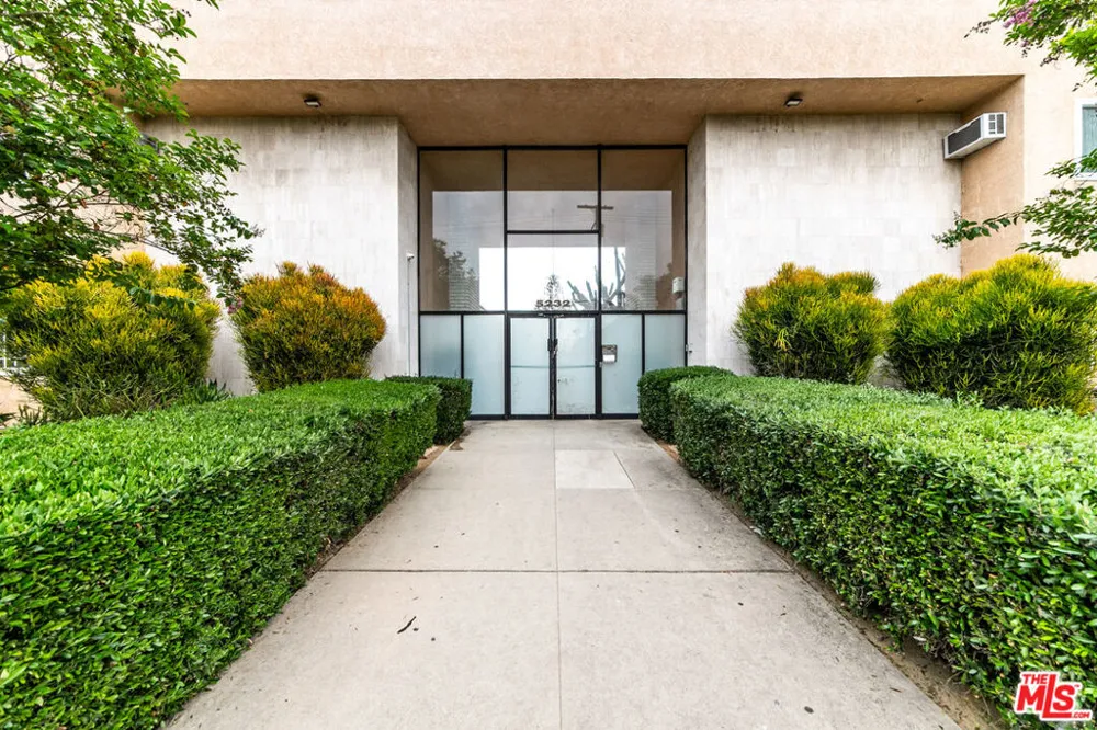 5232 Corteen Place #25 Valley Village, CA 91607